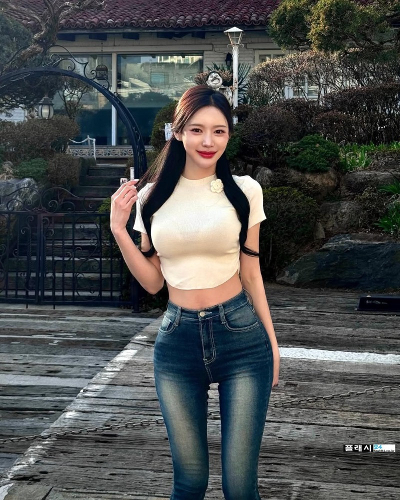 bt1f8fc01bcdcdbf73a6f2f89fa19d6ae4.jpeg